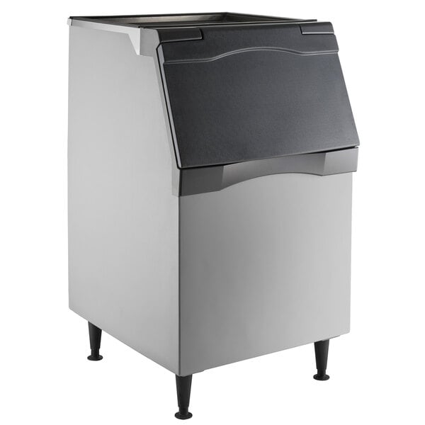 Scotsman B530P Ice Storage Bin 536 lb. Plastic Exterior