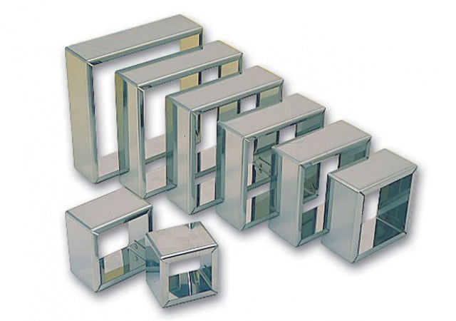 SET 8 SQUARE CUTTERS      SSTE