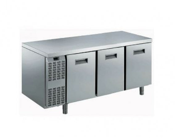 Electrolux RCSN3M3 3 DOOR REFRIGERATED TABLE -2+10Â°C